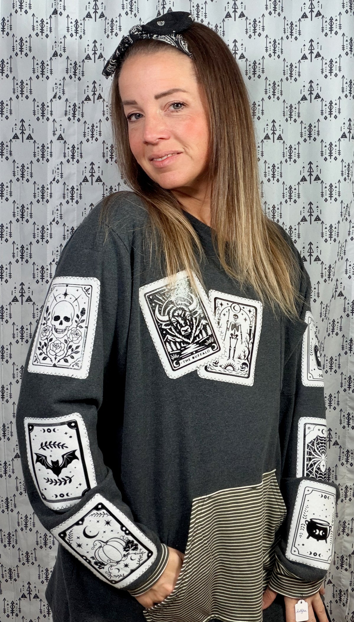 Dark Grey Buffalo Tarot Crewneck Size Unisex- L/XL