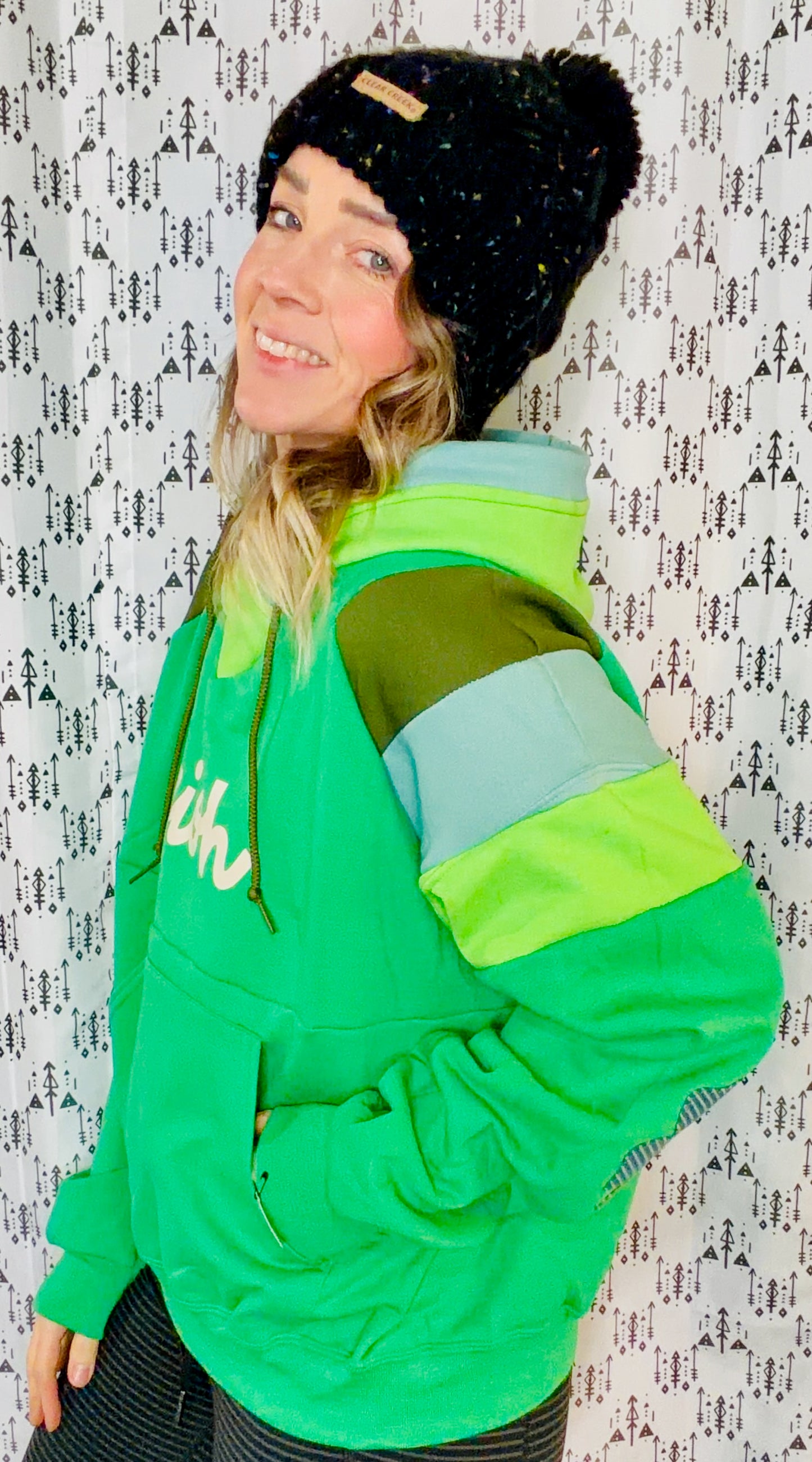 Kelly Green Irish Hoodie Size Women's-L/XL