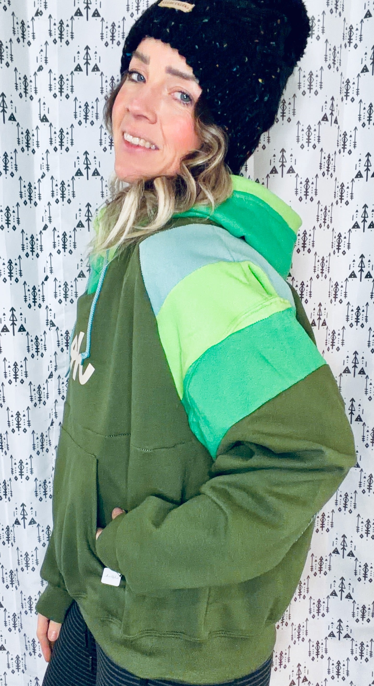 Hunter Green Irish Hoodie Size Women's- XL/2X