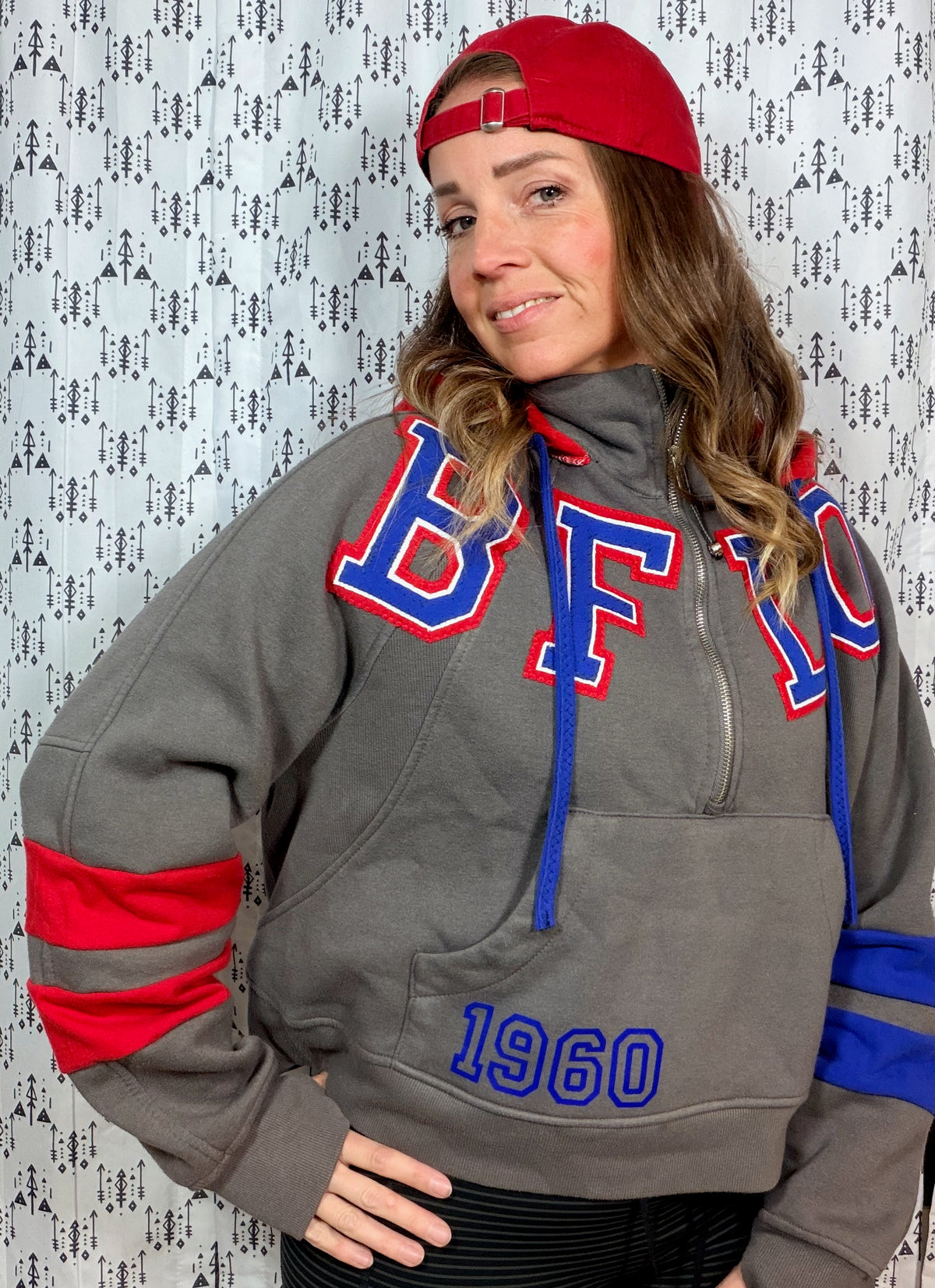 Nickel City BFLO 1/4 Zip Crop Hoodie Size Women's- L/XL