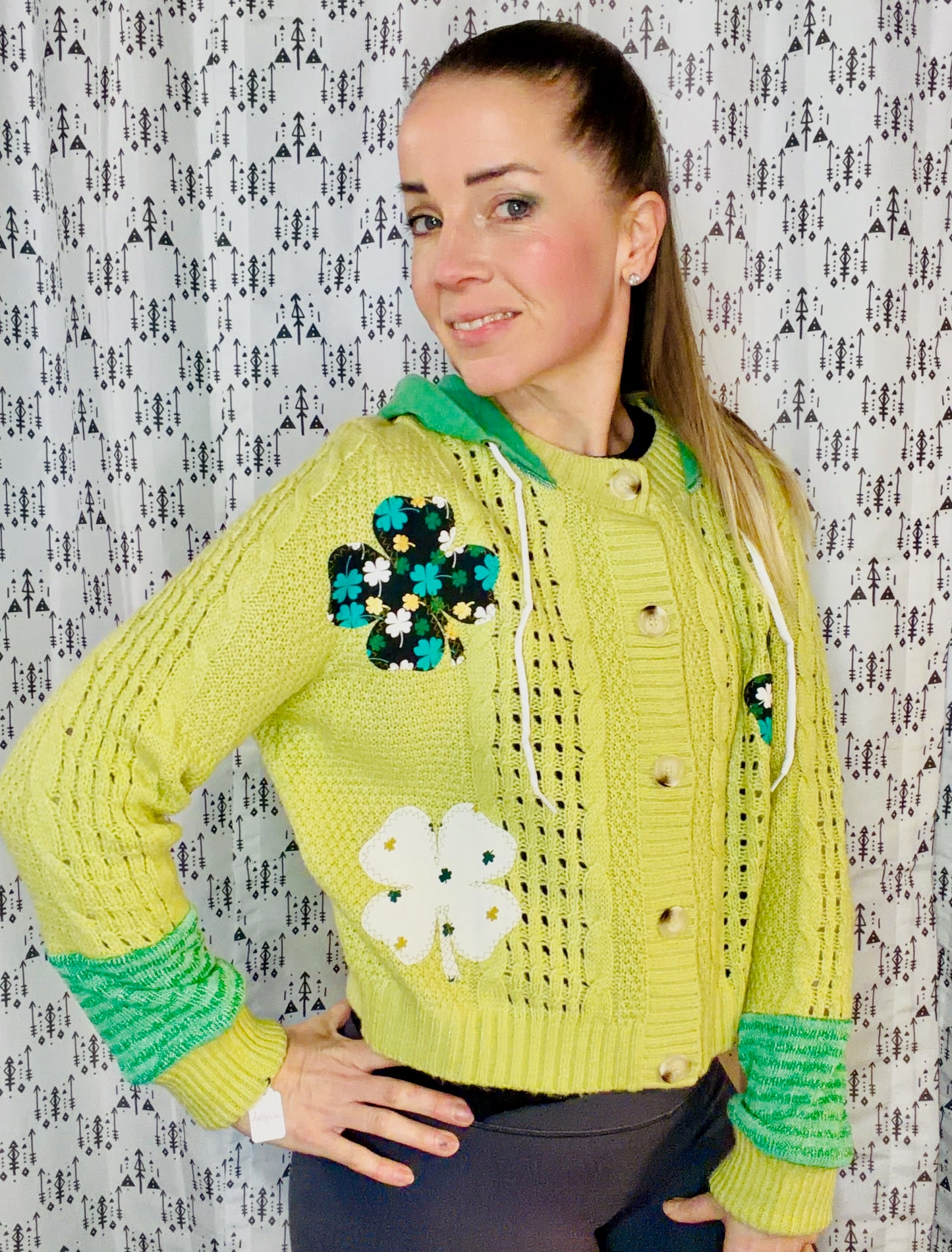 Clover Button-Up Sweater Hoodie Size- Women's M/L