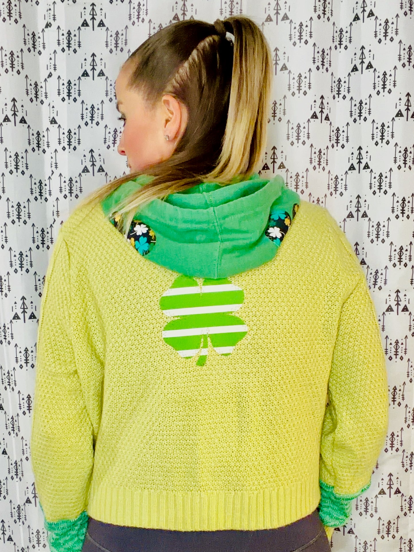 Clover Button-Up Sweater Hoodie Size- Women's M/L