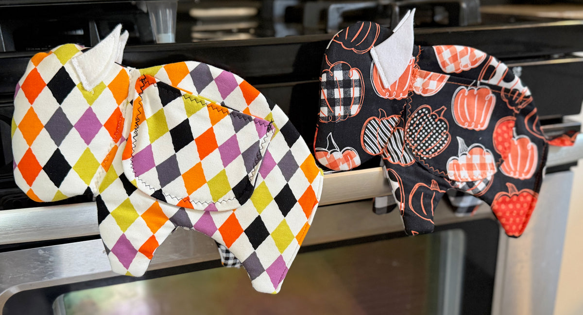Buffalo Halloween II Potholder Set