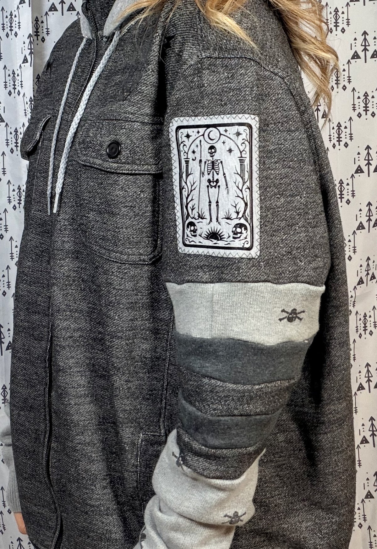 Black Buffalo Tarot ROCKTOBERFEST Zip Up Hoodie Size Unisex-L/XL