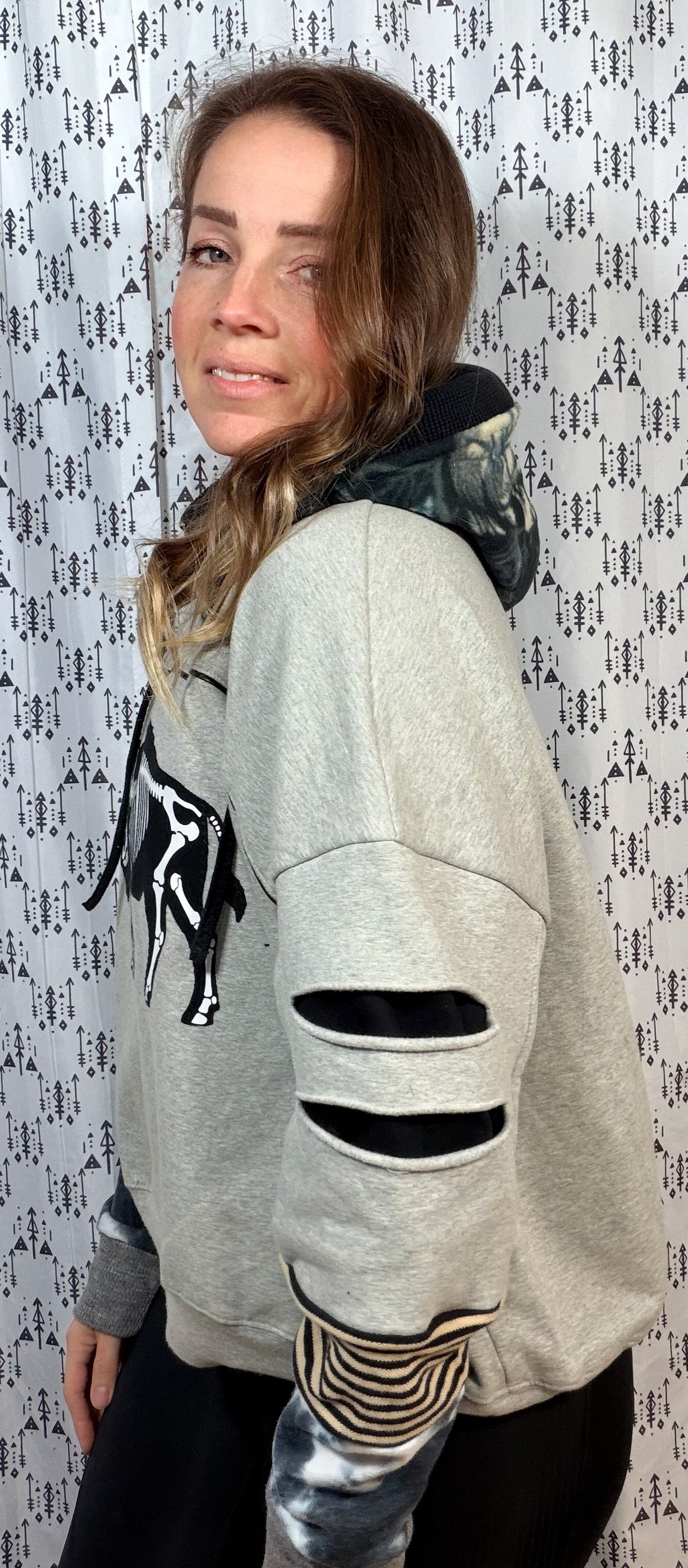 Light Grey Skeleton Buffalo ROCKTOBERFEST Crop Hoodie Size- Women’s XL/2X