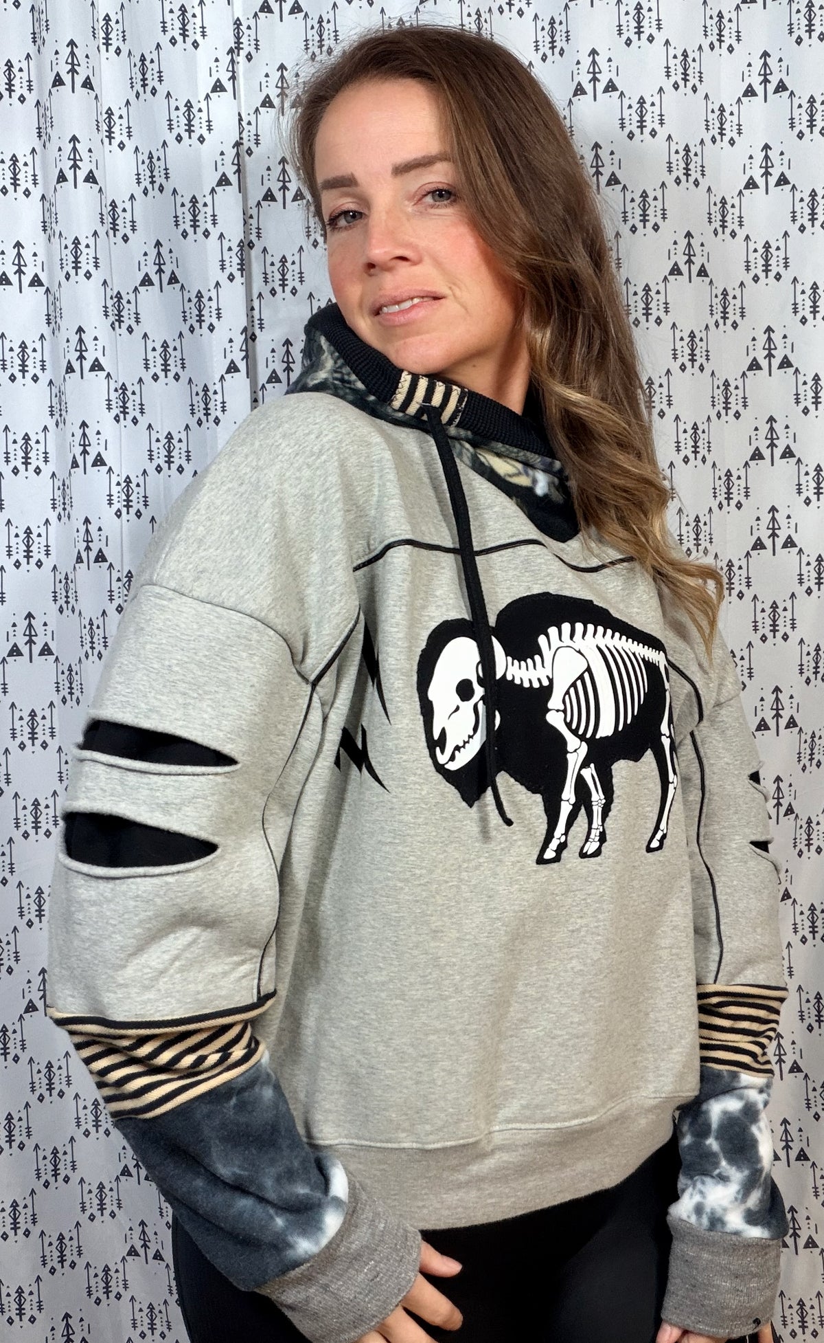 Light Grey Skeleton Buffalo ROCKTOBERFEST Crop Hoodie Size- Women’s XL/2X
