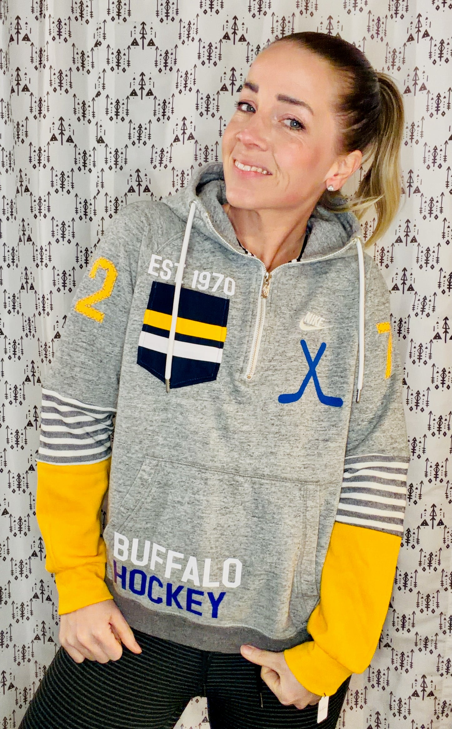 Grey Buffalo Hockey 1/4 Zip Up Hoodie Size Unisex-M/L