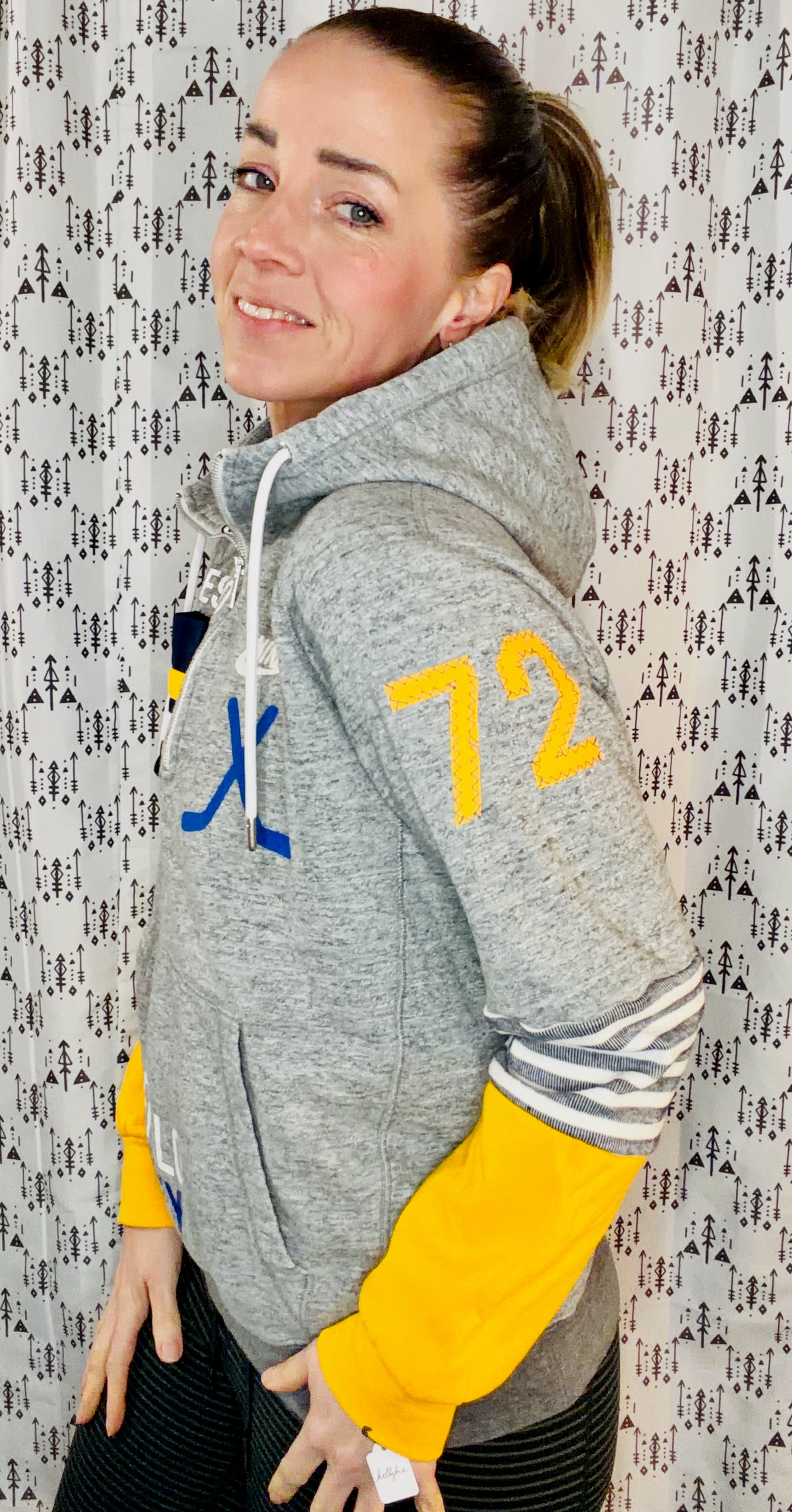 Grey Buffalo Hockey 1/4 Zip Up Hoodie Size Unisex-M/L