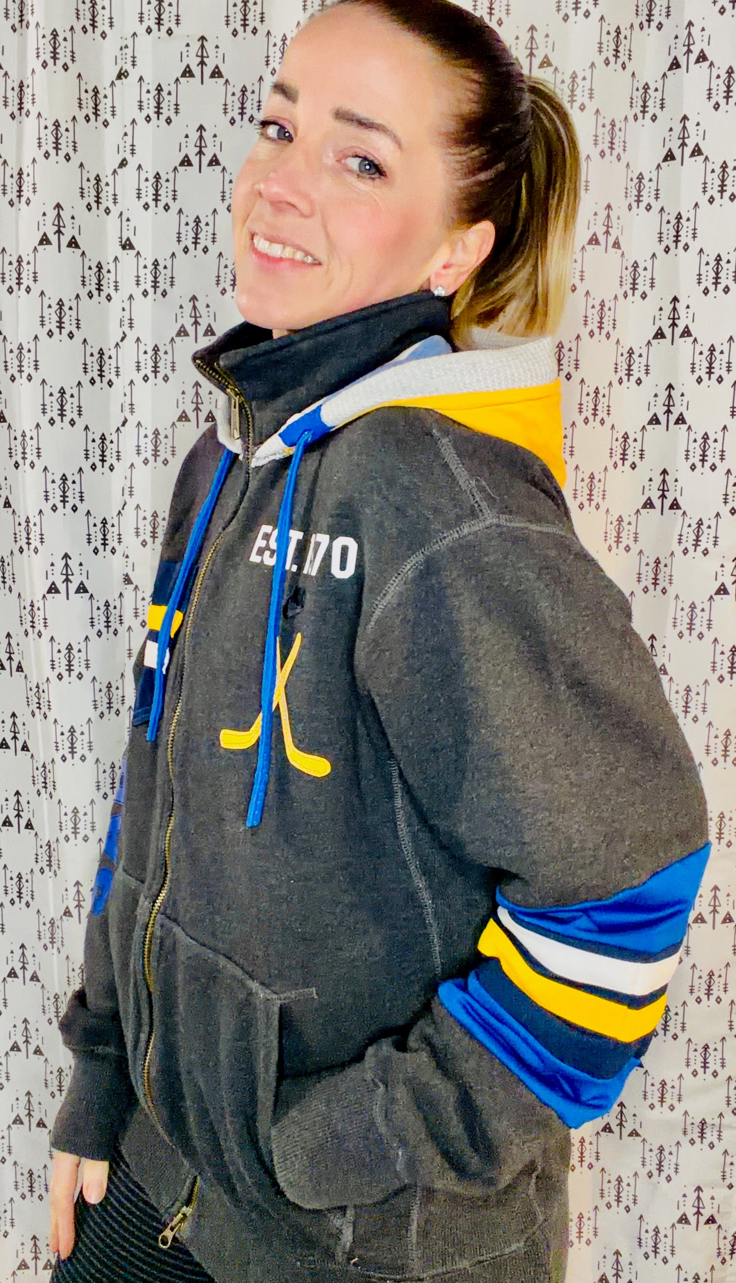 Dark Grey Buffalo Hockey Zip Up Hoodie Size Unisex-M/L