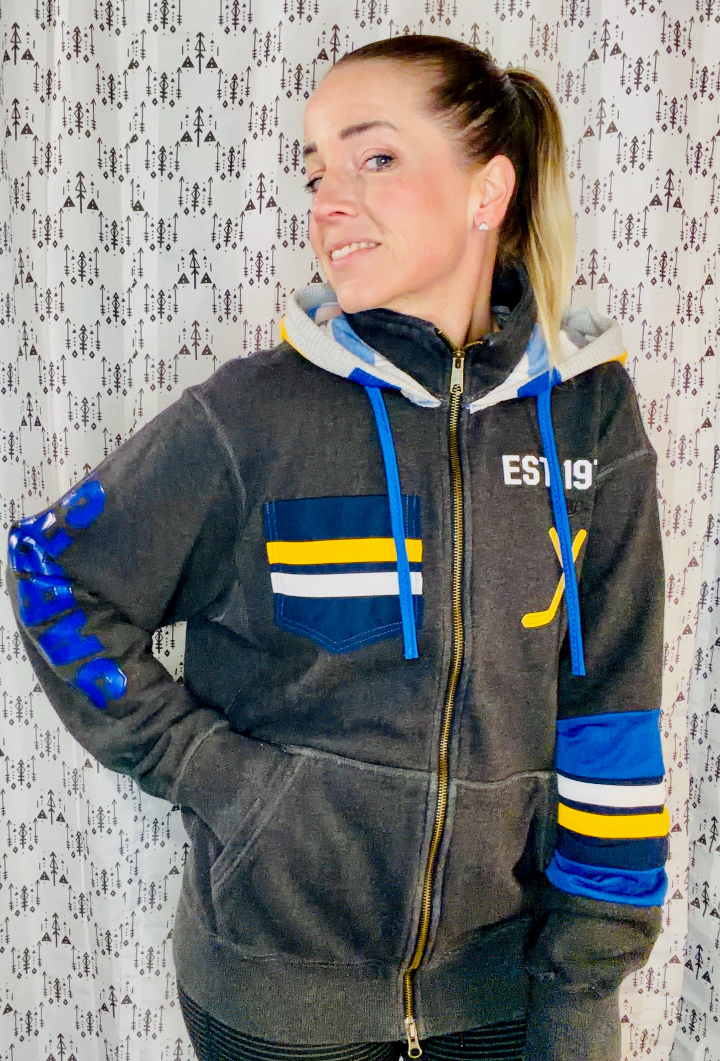 Dark Grey Buffalo Hockey Zip Up Hoodie Size Unisex-M/L