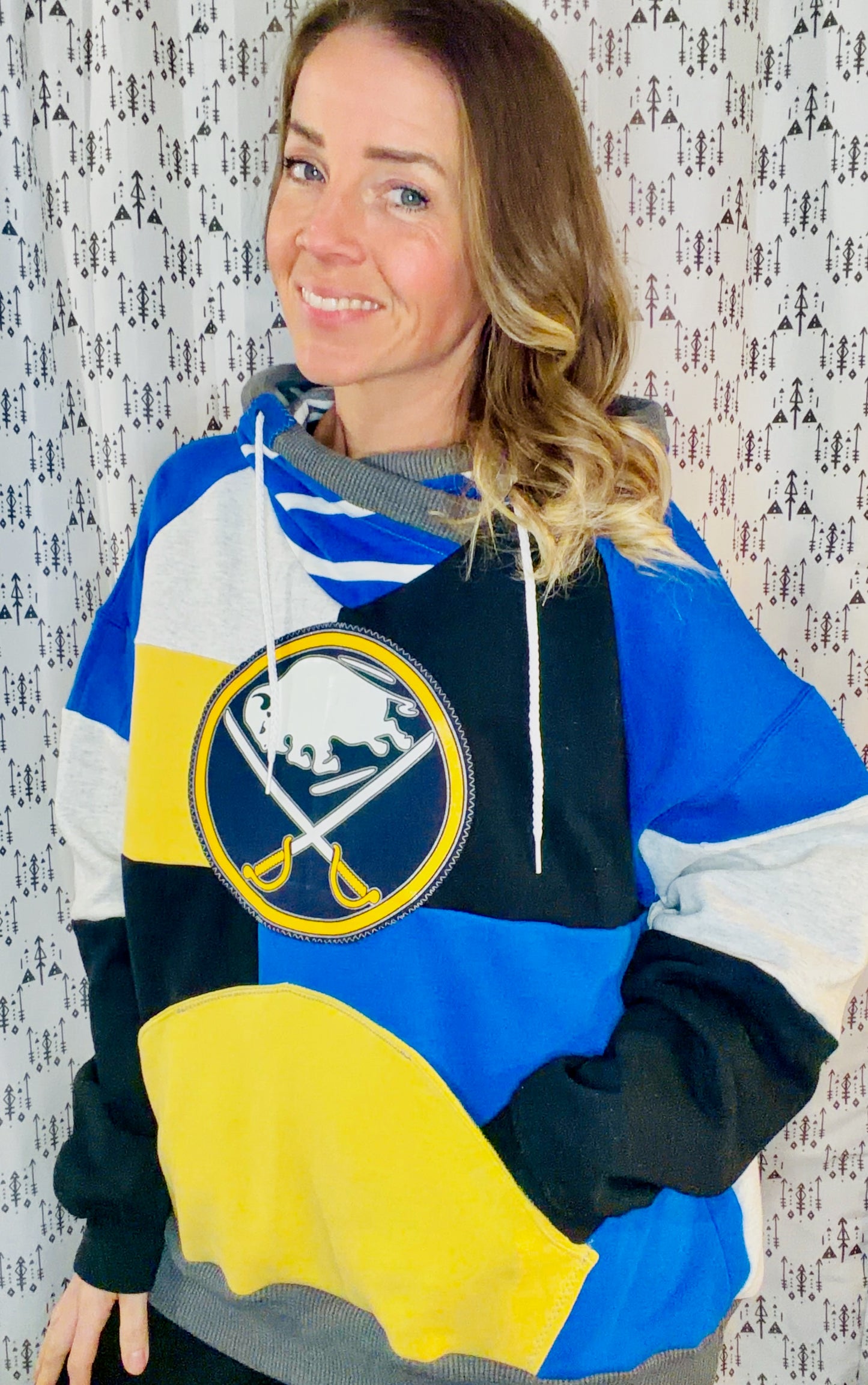 Color Block Buffalo Hockey Size Unisex-XL/2X