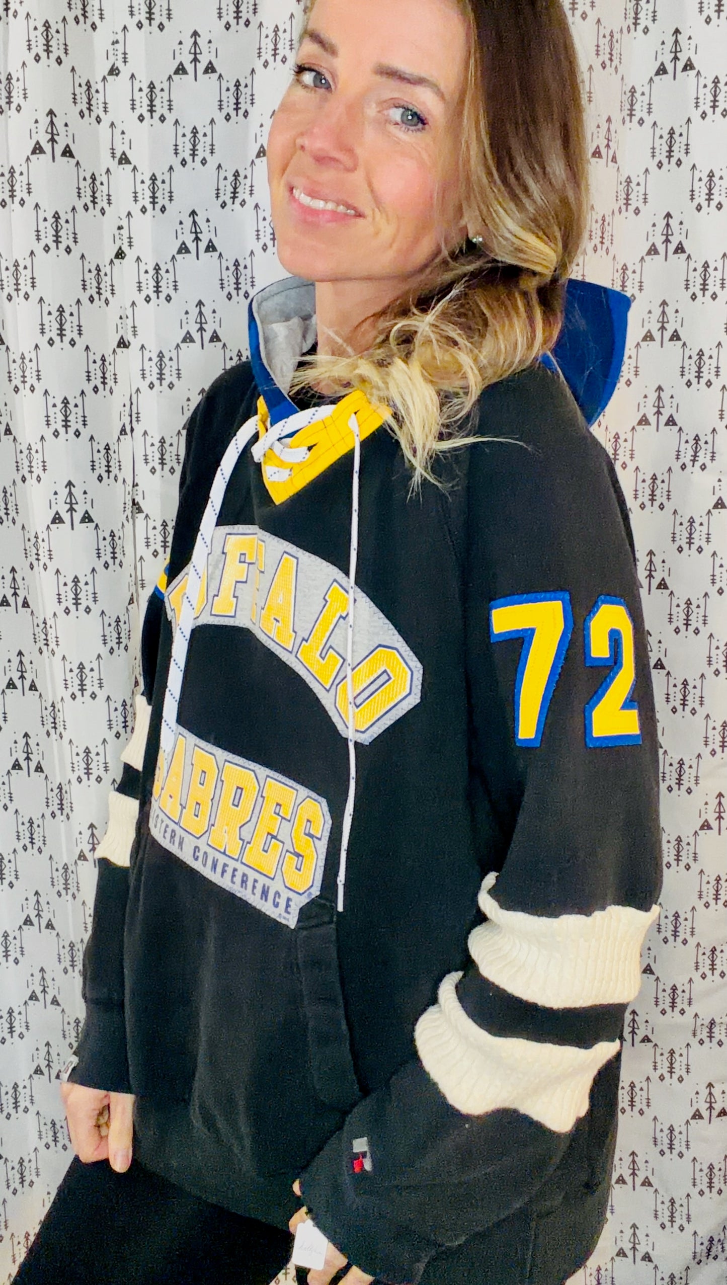 Black #72 Buffalo Hockey Size Unisex-L/XL