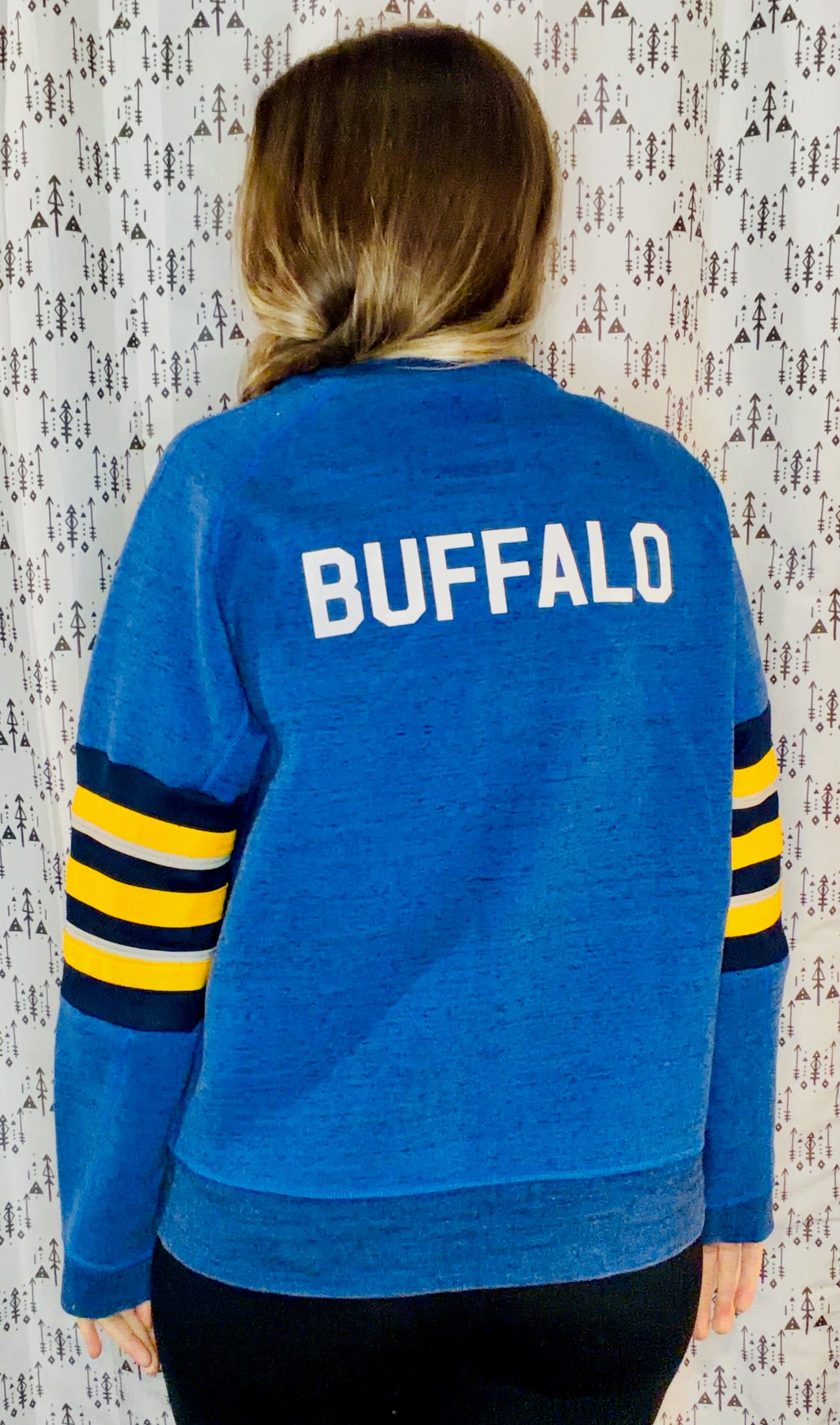 Blue Buffalo Hockey Crewneck Size Unisex-M/L