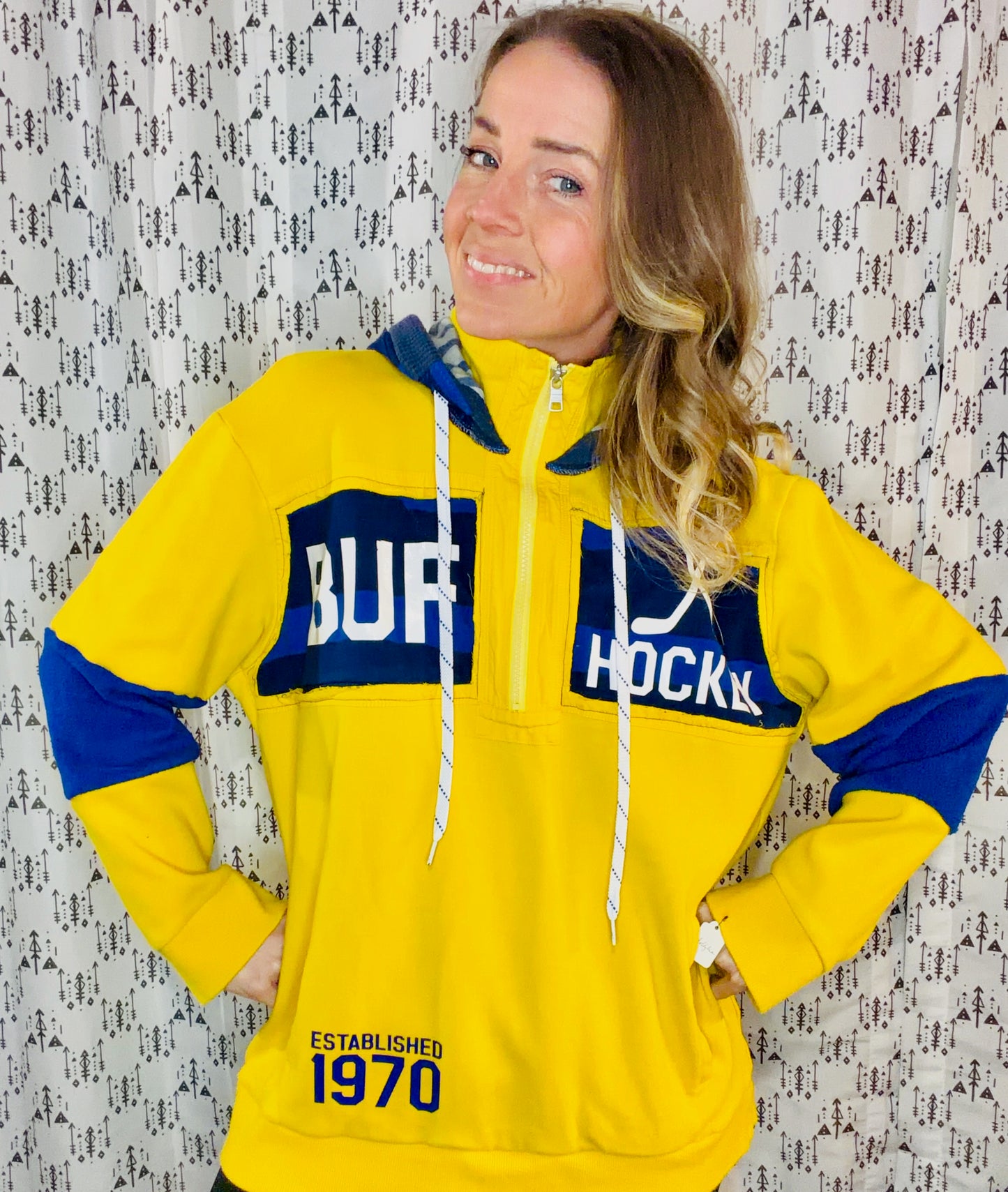 Yellow Buffalo Hockey 1/4 Zip Hoodie Size Unisex-L/XL