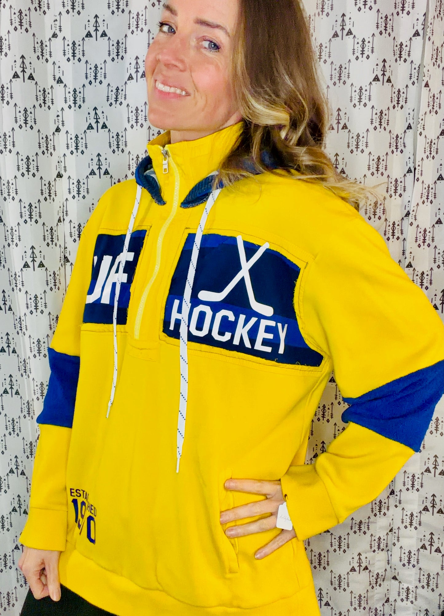 Yellow Buffalo Hockey 1/4 Zip Hoodie Size Unisex-L/XL