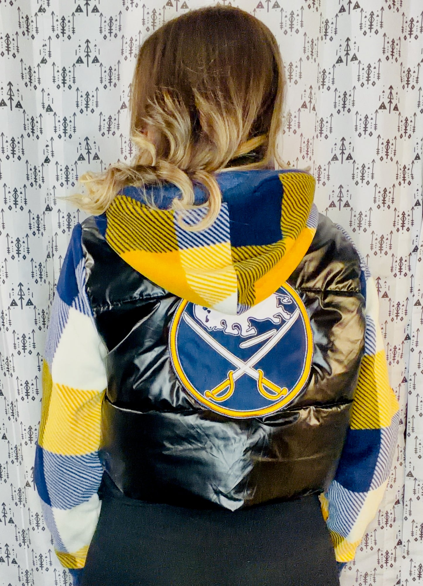 Black Puffy Buffalo Hockey Hooded Crop Jacket Size Unisex- L/XL