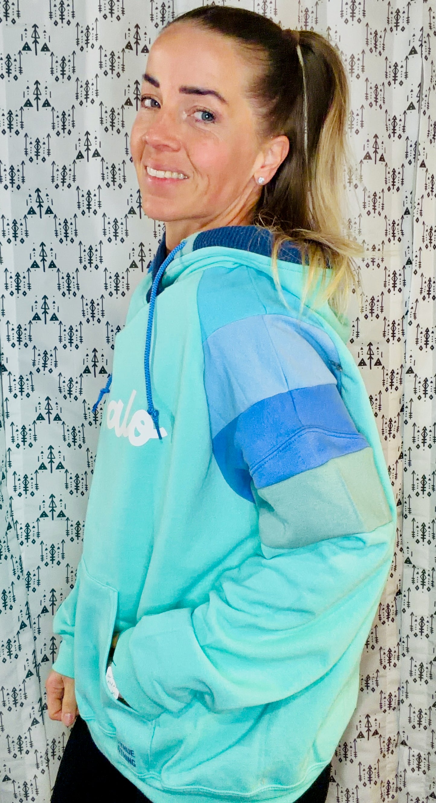 Mint Buffalo Ocean Hoodie Size- Women's XL/2X