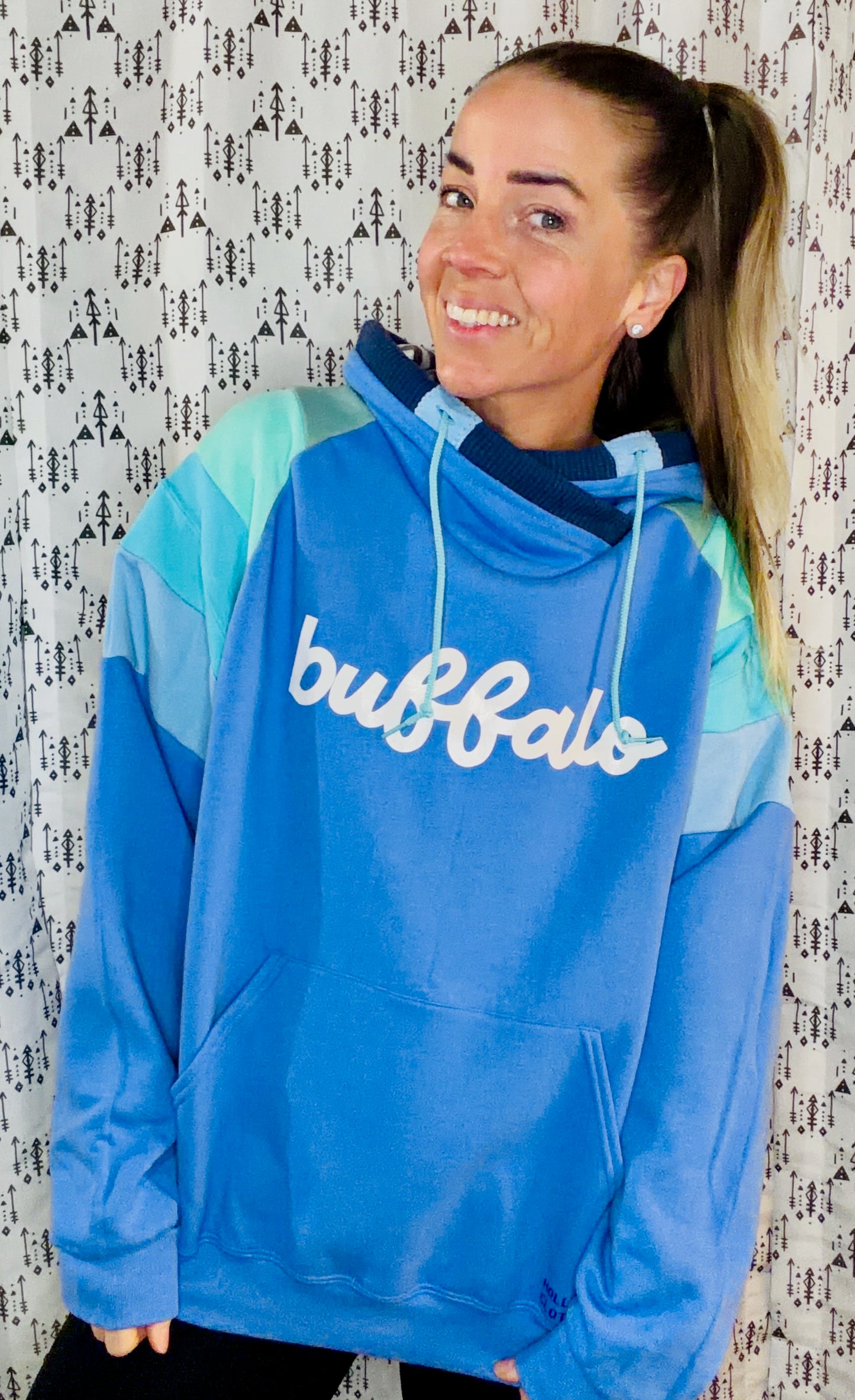 Blue Buffalo Ocean Hoodie Size- Women's XL/2X