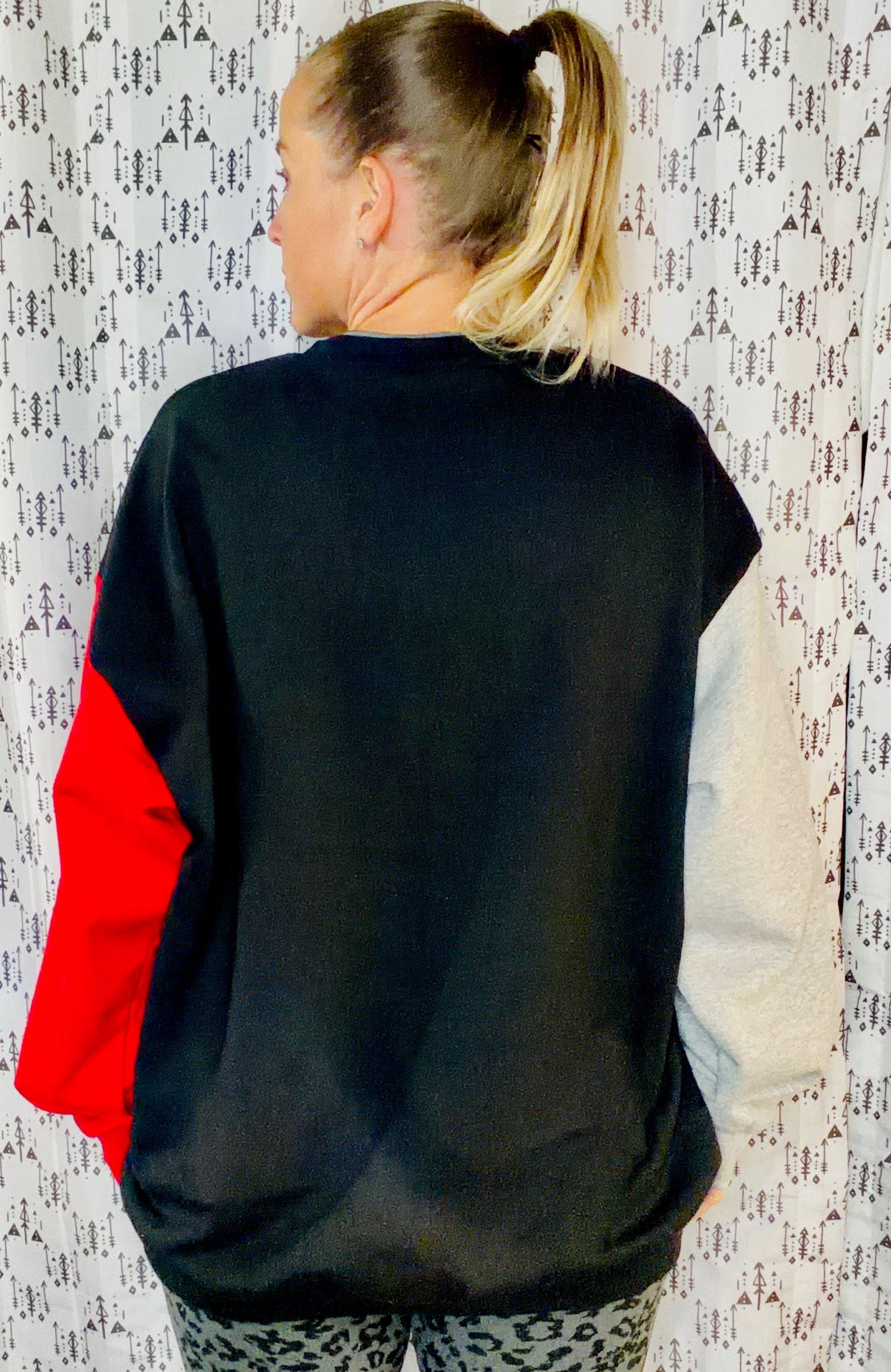 Black Throwback Buffalo Hockey Crewneck Size Unisex-L/XL