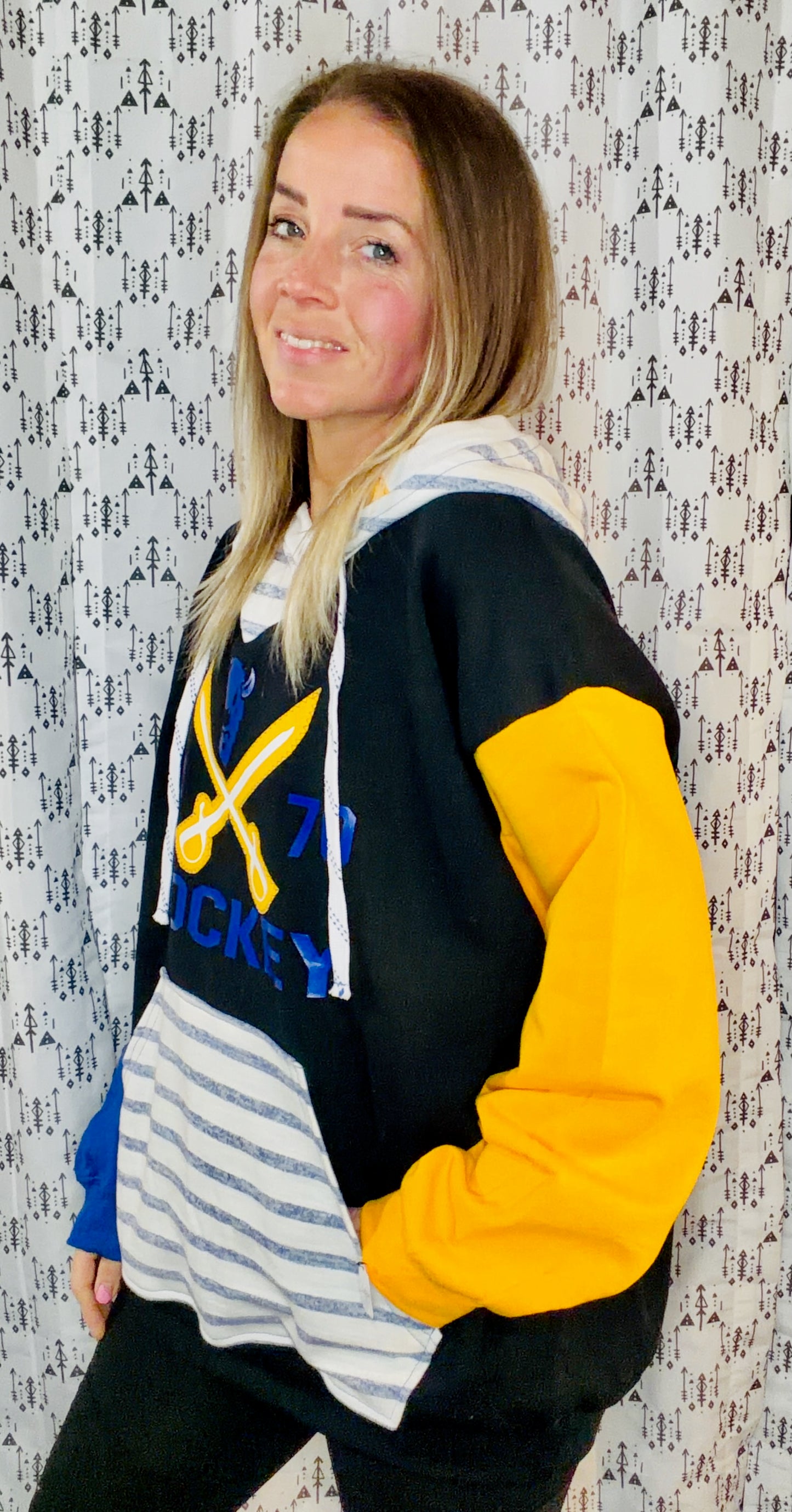 Black Buffalo Hockey Hoodie Size Unisex-L/XL