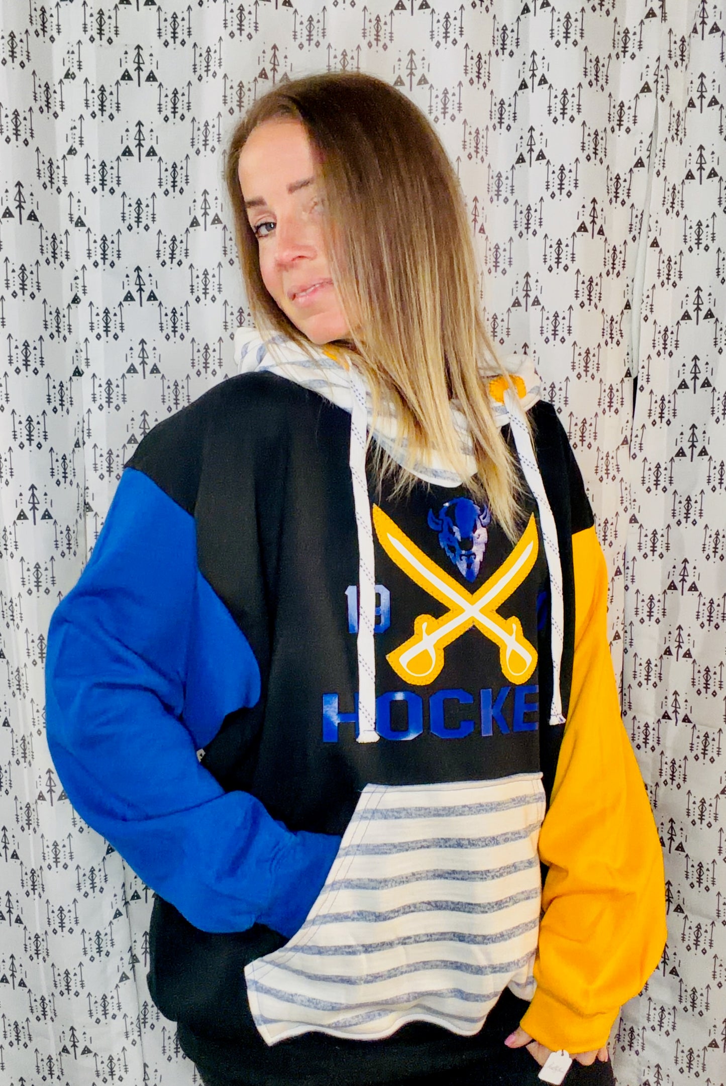 Black Buffalo Hockey Hoodie Size Unisex-L/XL