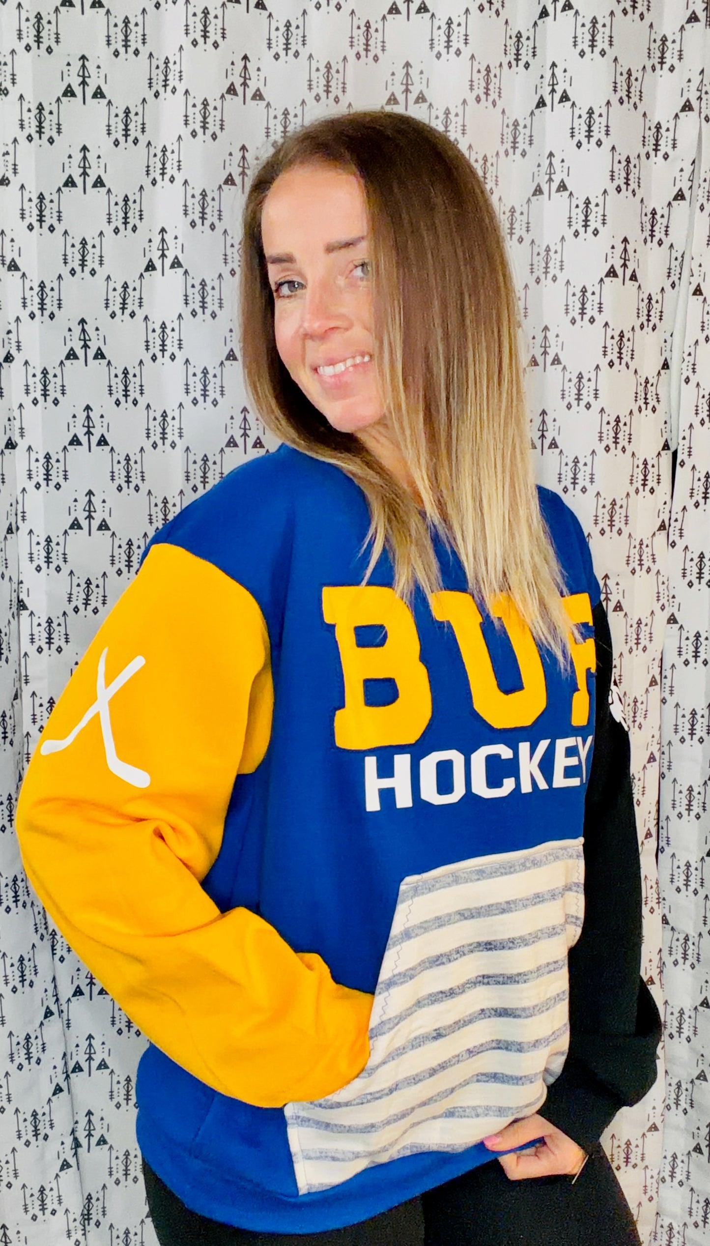 Blue BUF Hockey Crewneck Size Unisex-M/L