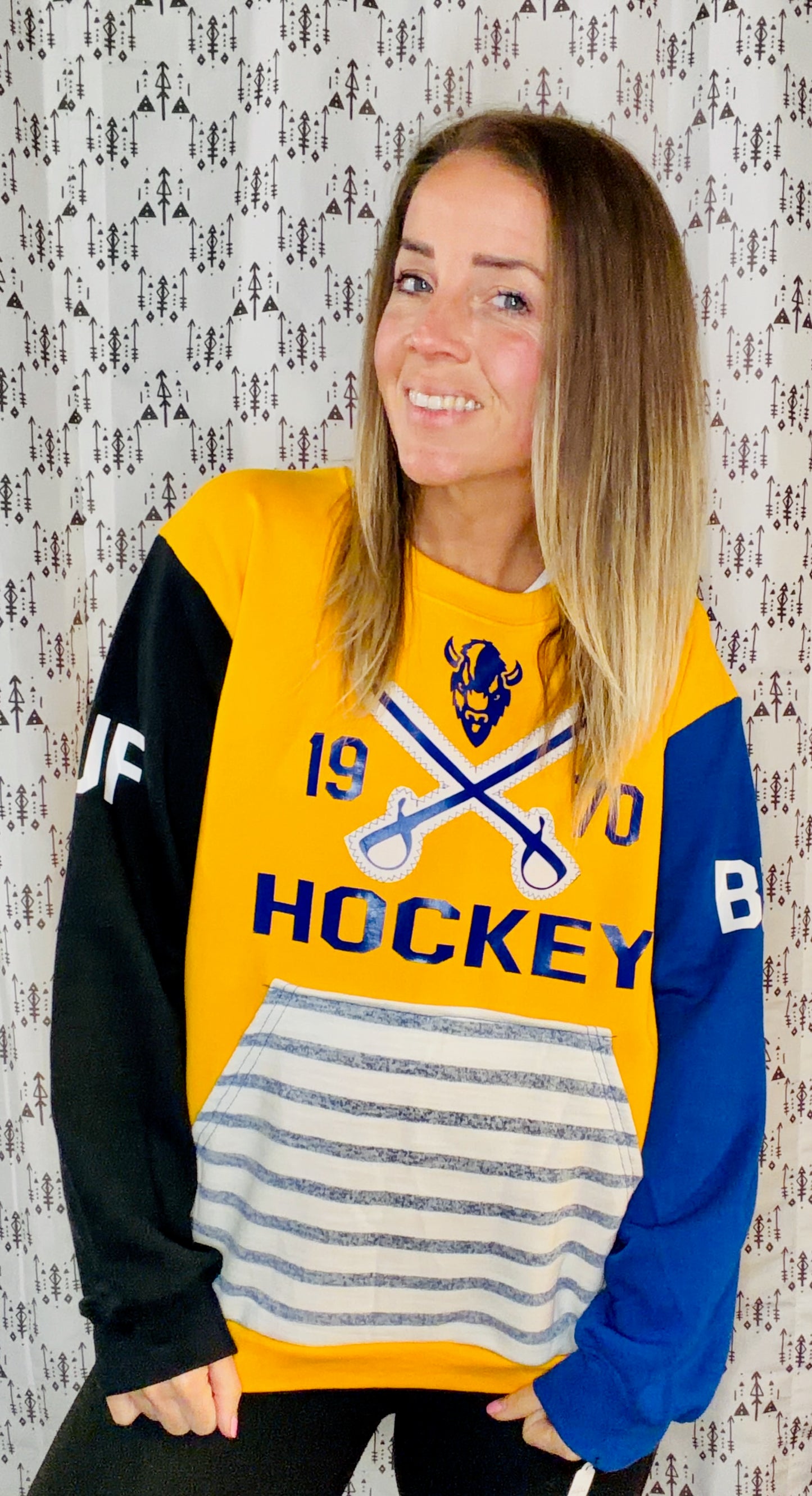 Yellow Buffalo Hockey Crewneck Size Unisex-M/L S/M