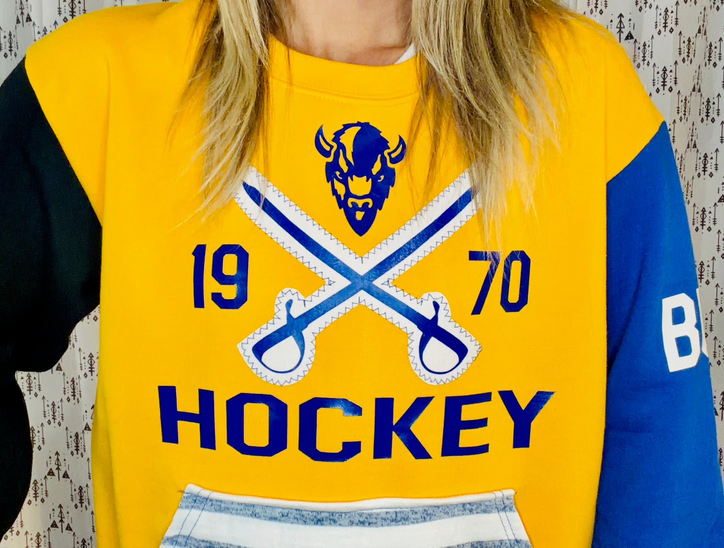 Yellow Buffalo Hockey Crewneck Size Unisex-M/L S/M