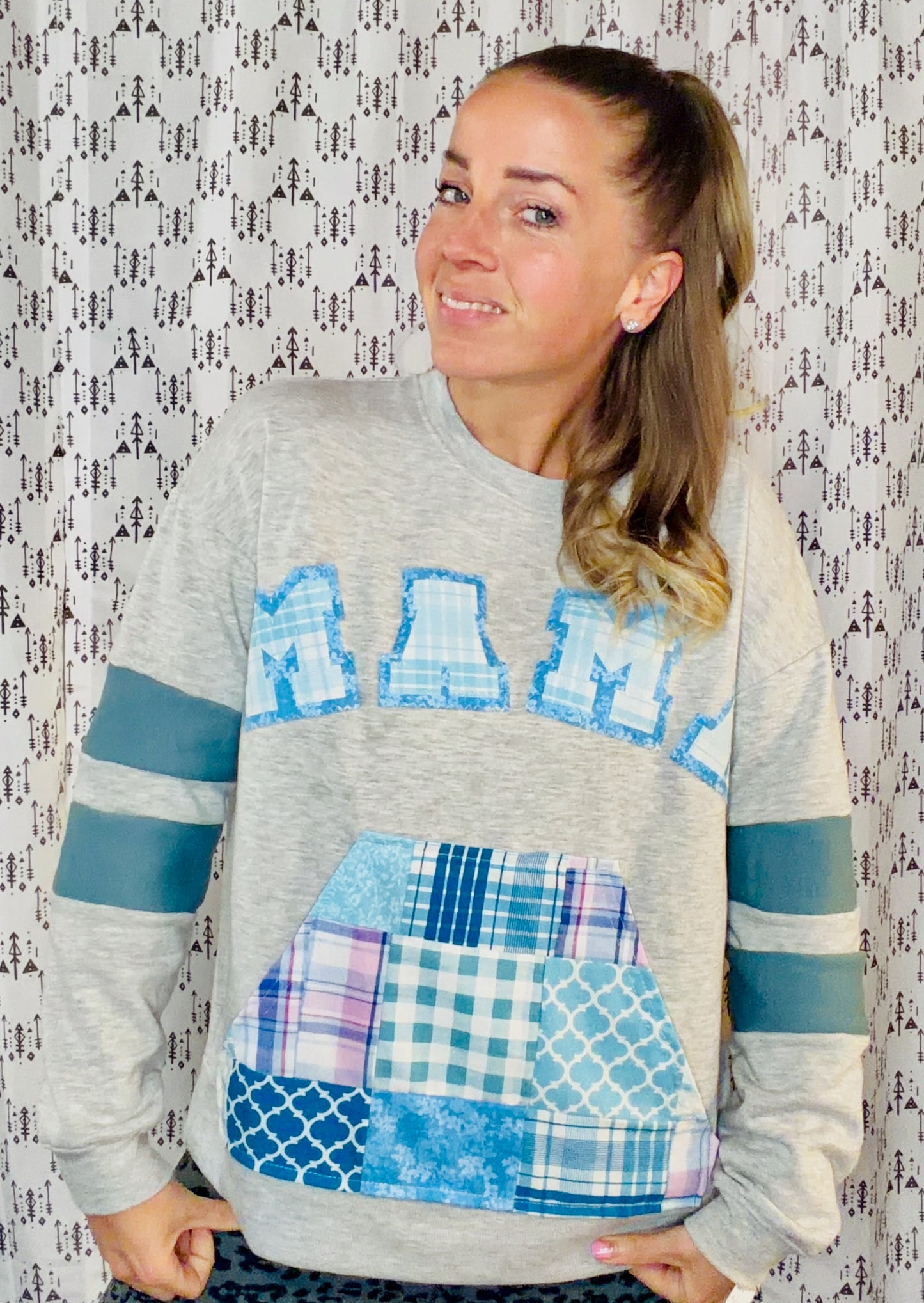 Grey MAMA Crewneck Size Women;s L/XL