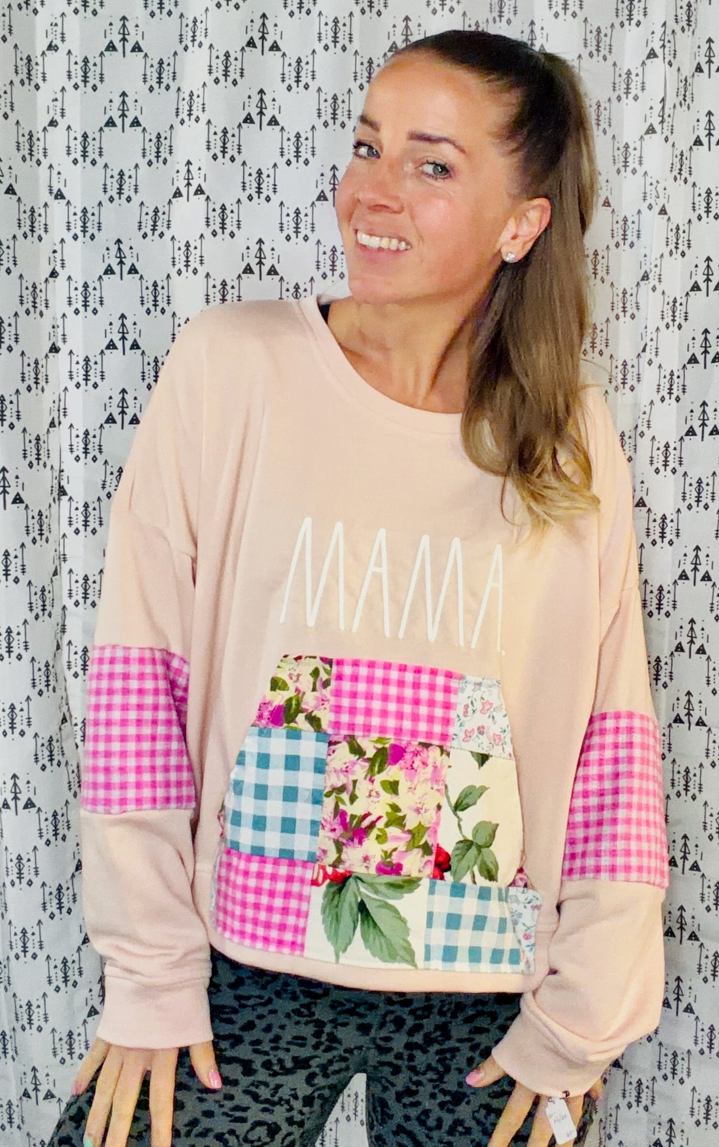 Pink MAMA Crewneck Size Women;s XL/2X
