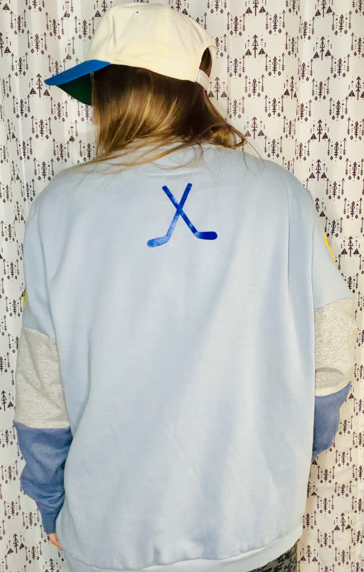 Light Blue Buffalo Hockey Crewneck Size Unisex-M/L