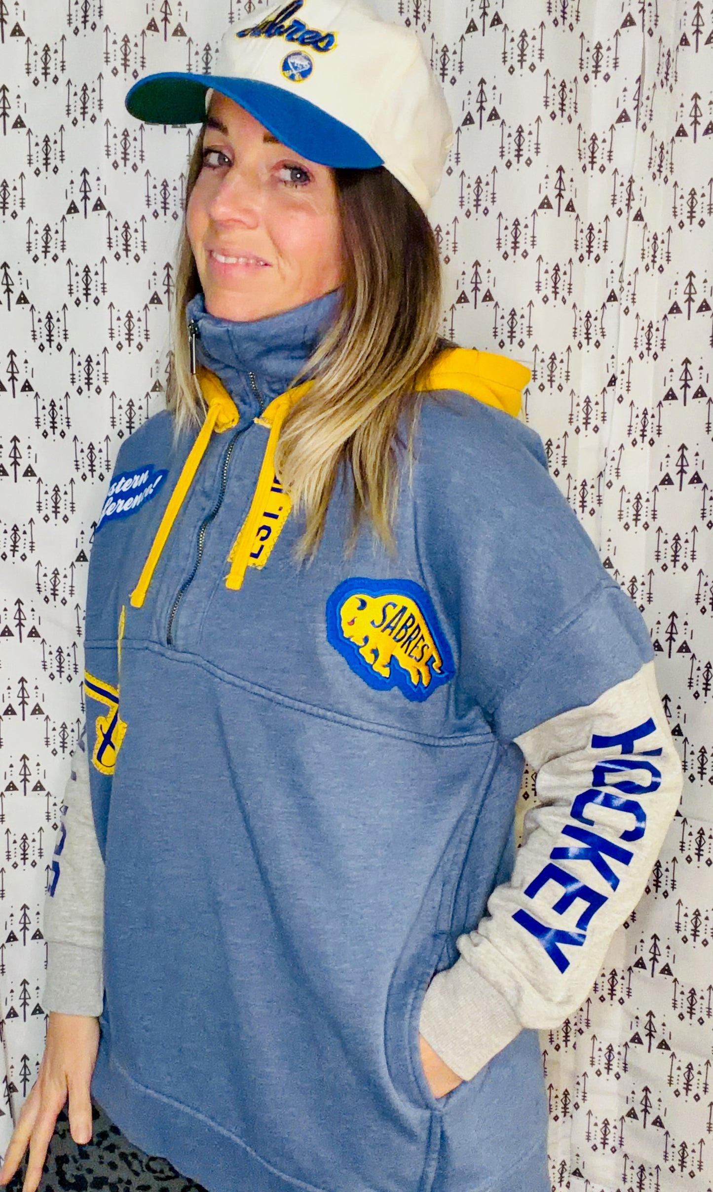 Blue Buffalo Hockey 1/2 Zip Up Size- Women's XL/2X