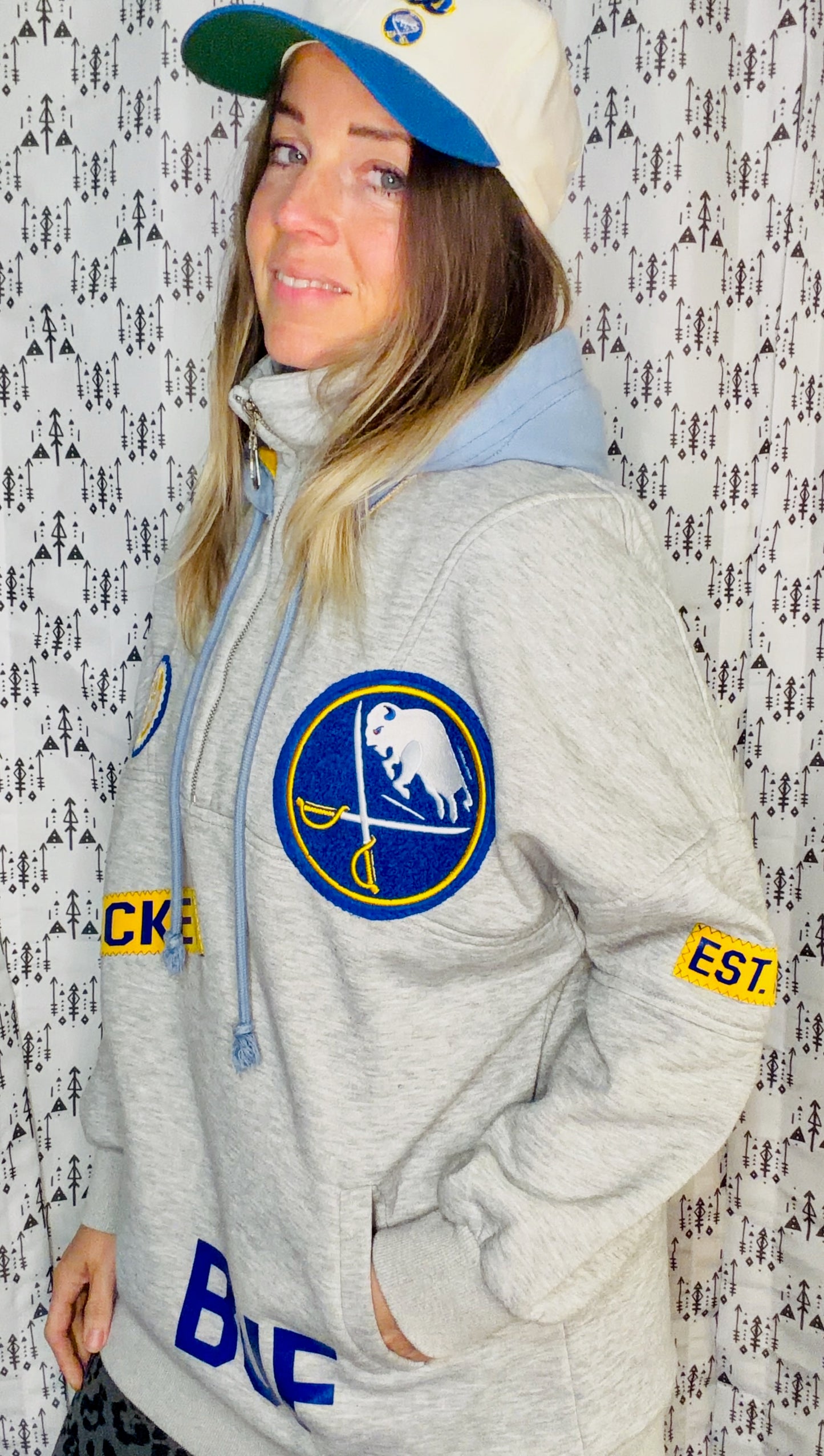 Light Grey Buffalo Hockey 1/2 Zip Size- Women's L/XL