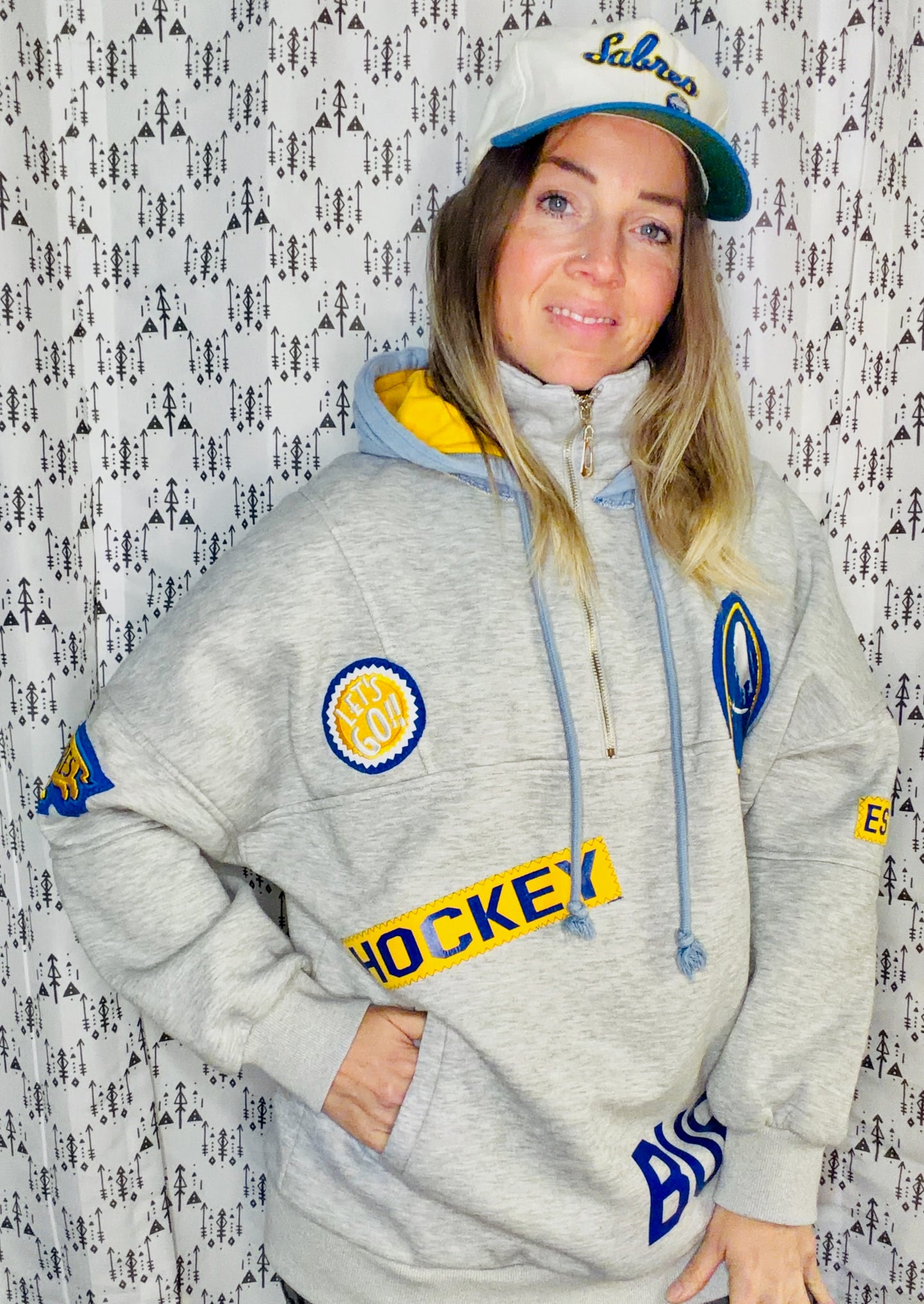 Light Grey Buffalo Hockey 1/2 Zip Size- Women's L/XL
