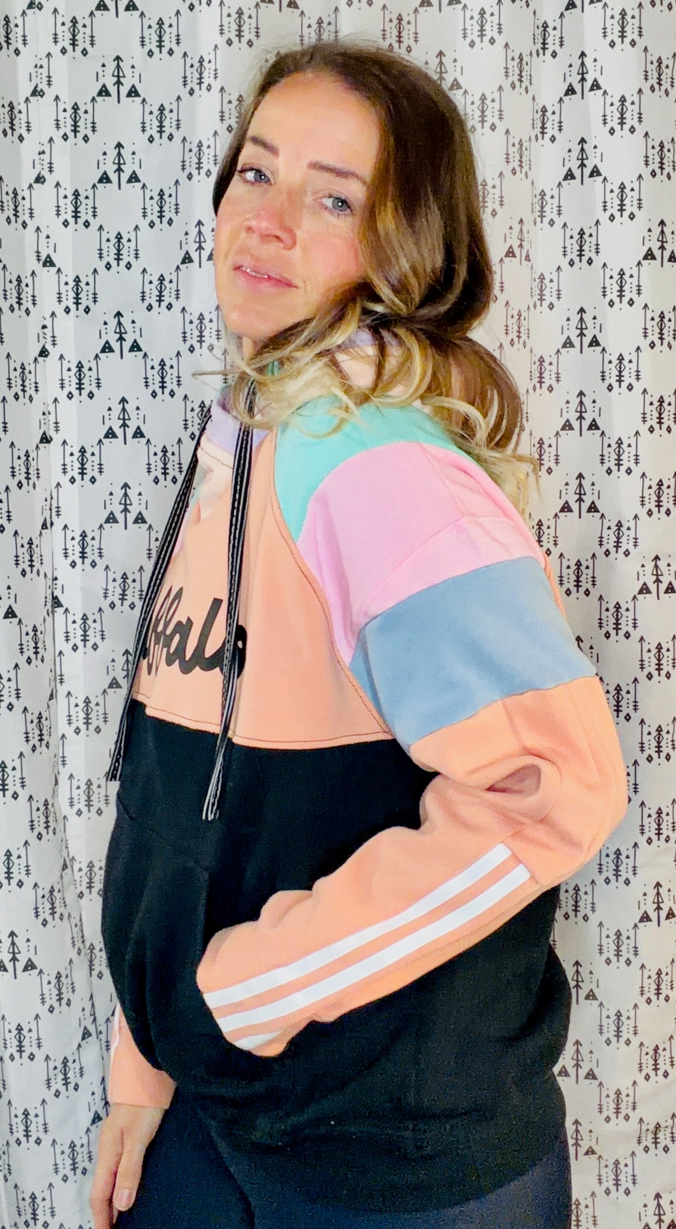 Color-Block Fiesta Buffalo Hoodie Size- Women's L/XL