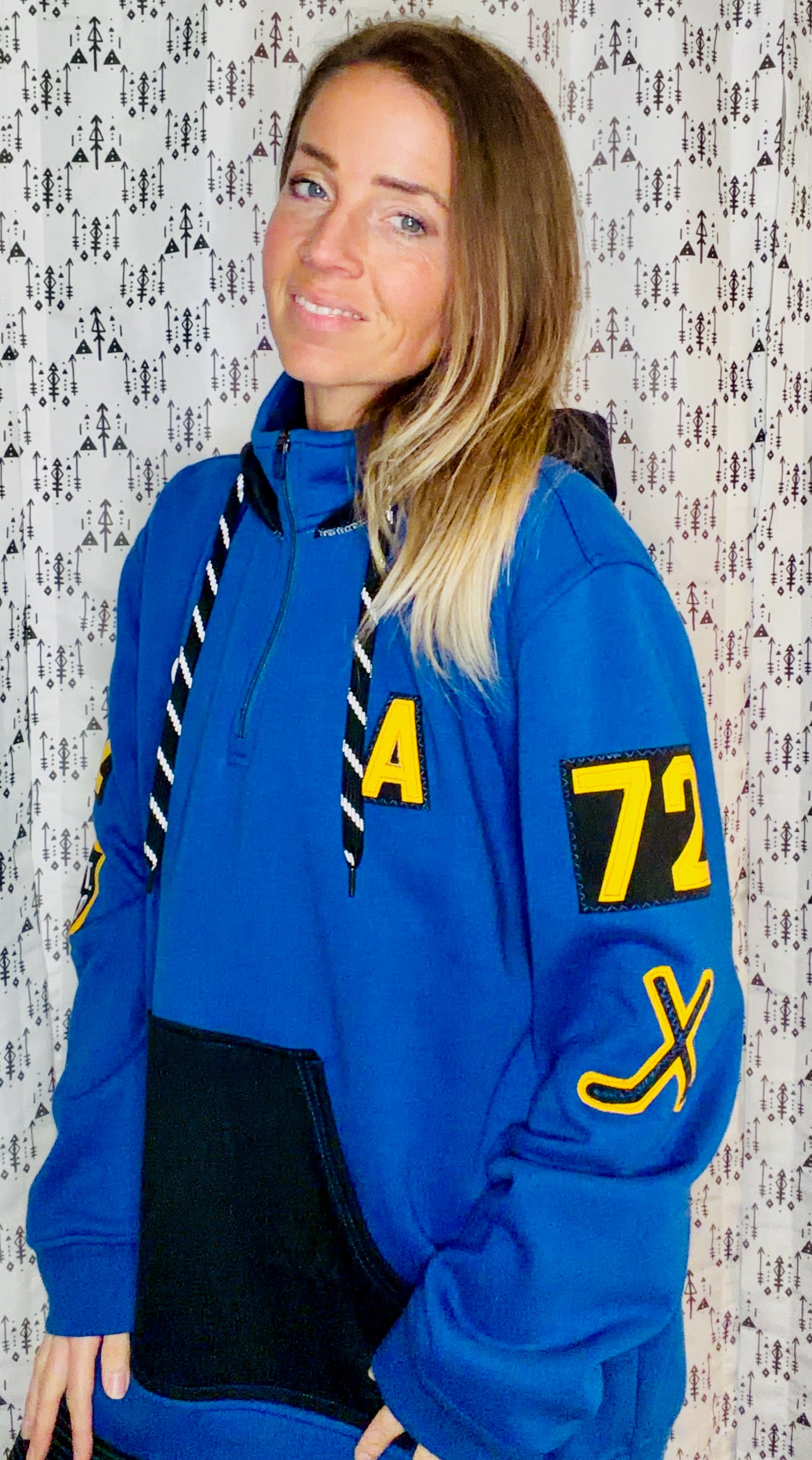 Buffalo Hockey #72 Thompson 1/4 Zip Hoodie Size Unisex-XL/2X