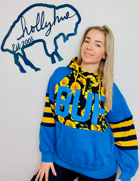 90's Sunflower Buffalo Hoodie Size- Women's M/L