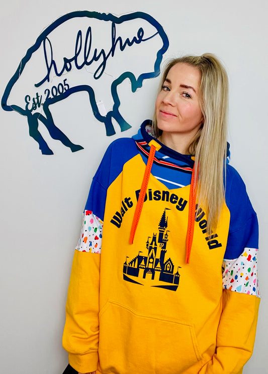 90's Yellow Disney Hoodie Size- Unisex L/XL