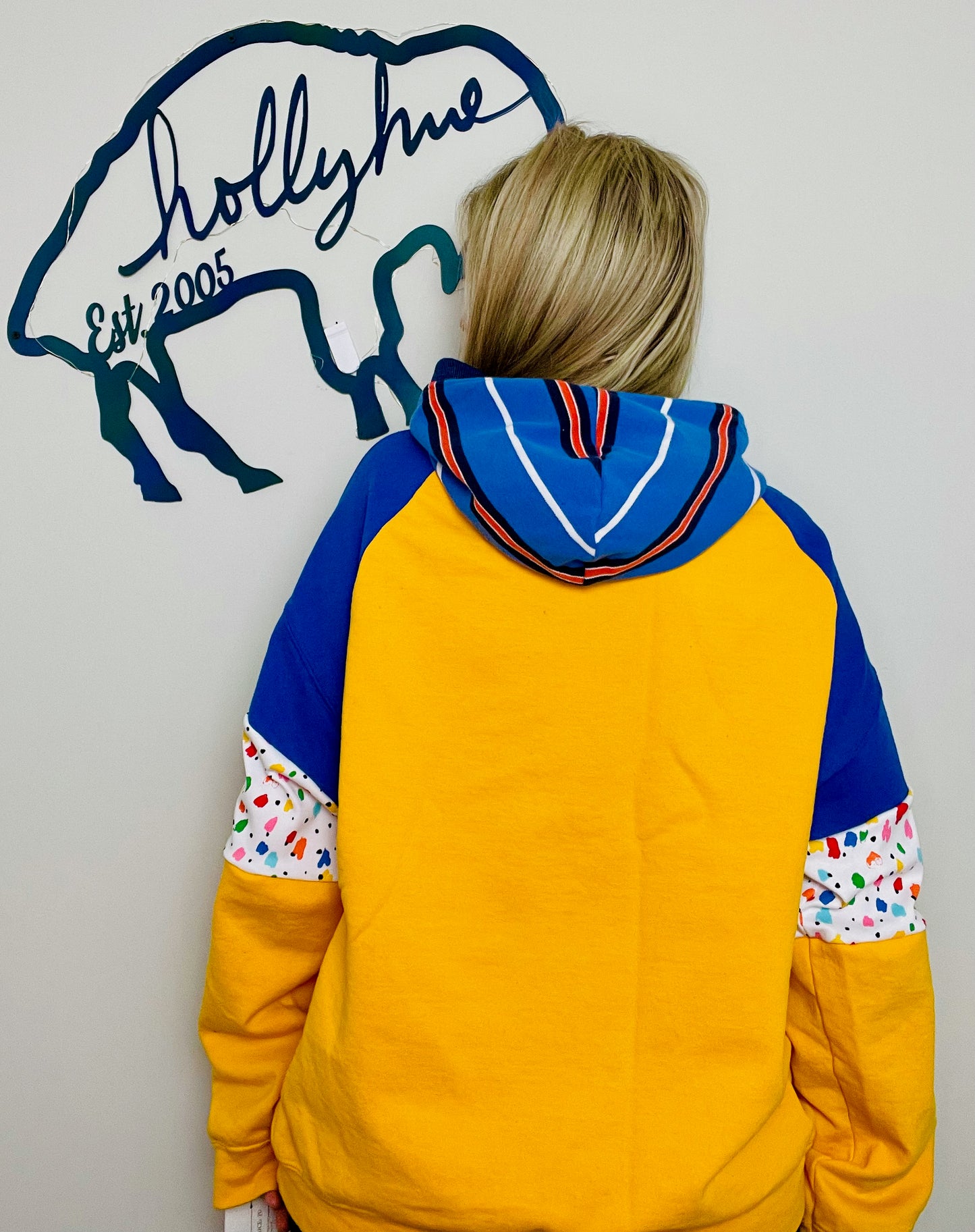 90's Yellow Disney Hoodie Size- Unisex L/XL