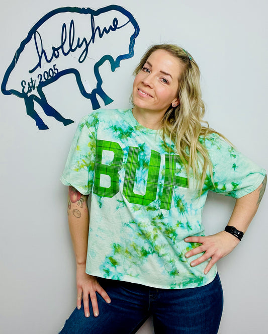 St. Patty's Buffalo Crop Size L/XL