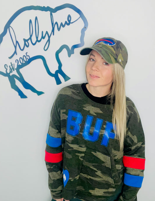 Salute To Service BUF Camo Curved Hem Crop Crewneck Size- Women's- L/XL